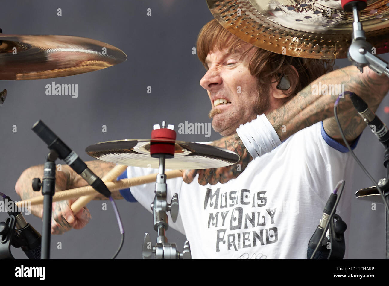 Nürburg, Deutschland. 09 Juni 2019, Rheinland-Pfalz, Nürburg: Shannon Larkin, Schlagzeuger der US-amerikanischen Hard Rock Band Godsmack, erscheint auf der Hauptbühne der Open-Air-Festival "Rock am Ring". An drei Tagen über 75 Bands auf drei Bühnen vor mehr als 80000 Zuschauern. Foto: Thomas Frey/dpa Quelle: dpa Picture alliance/Alamy leben Nachrichten Stockfoto