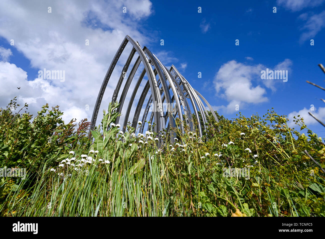 Memorial Artwork von den elf Opfern des Shoreham Airshow disaster von Sussex Künstler Jane Fordham und David Parfitt UK gewidmet Stockfoto