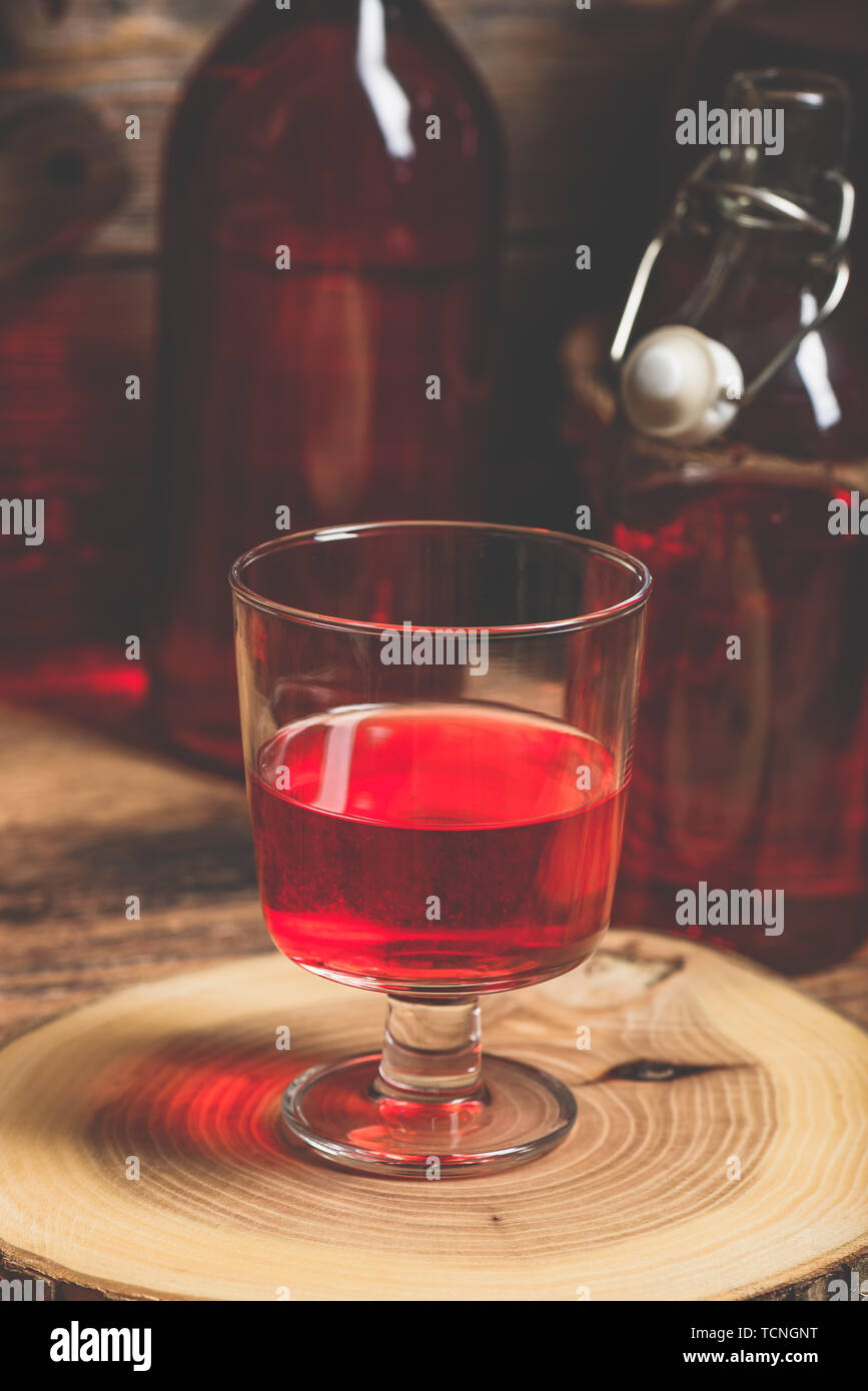 Johannisbeer holunder -Fotos und -Bildmaterial in hoher Auflösung – Alamy