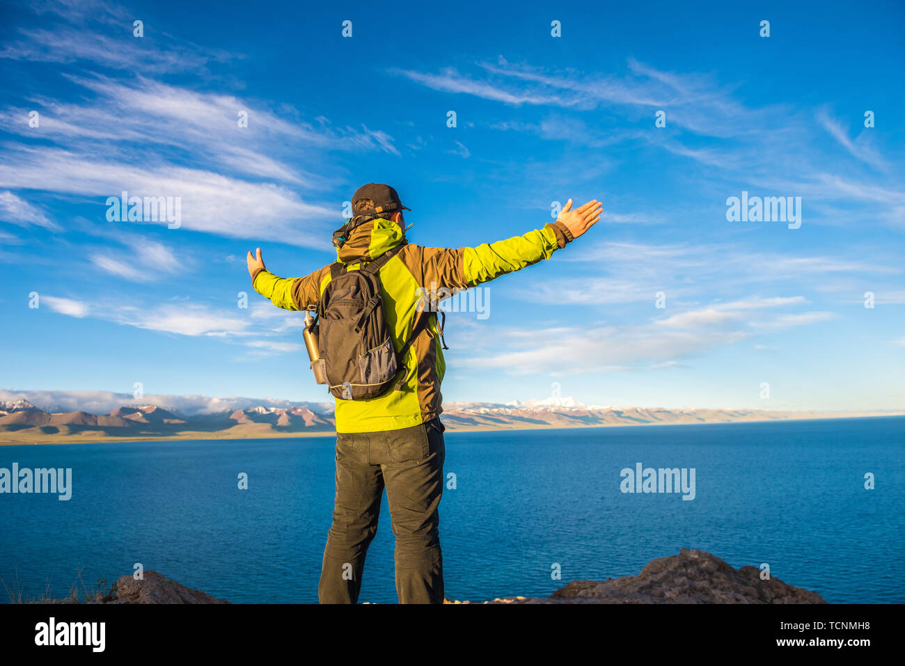 Der blaue Himmel umarmen, die See und die Sonne in Namuco Stockfoto