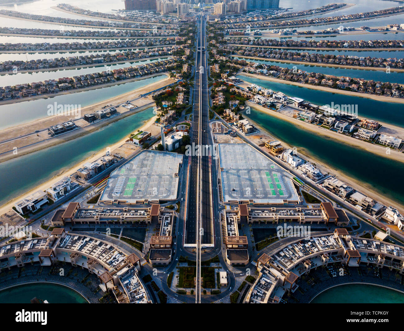 Das Palm Island mit luxuriösen Villen und Hotels in Dubai, Luftaufnahme Stockfoto