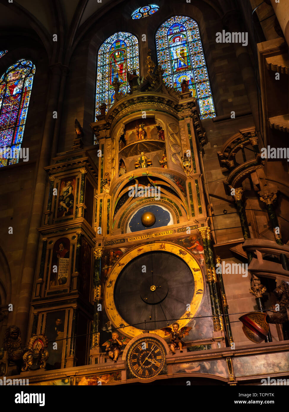 Astronomische Uhr in der Kathedrale von Straßburg Frankreich  Stockfotografie - Alamy