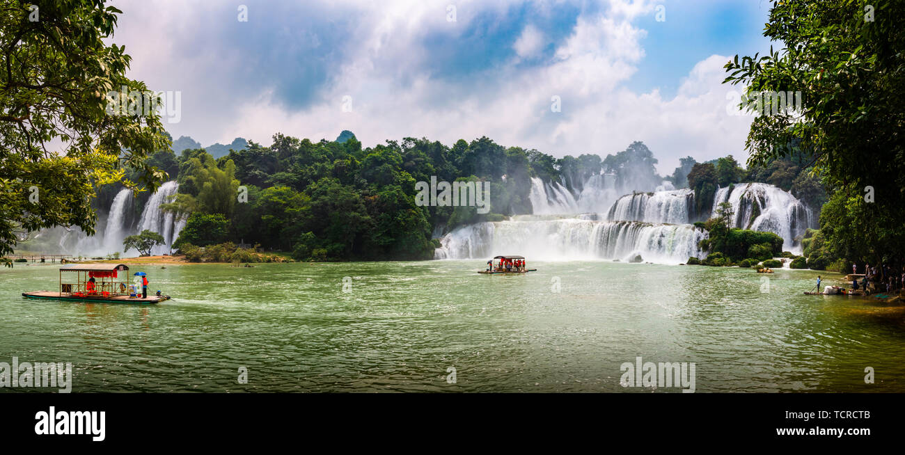 Panorama von Ban Gioc Detian Wasserfall an der Grenze zwischen China und Vietnam Stockfoto