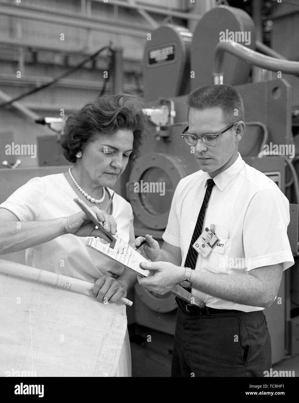 Margaret W. "Hap" Brennecke war die erste weibliche Schweißingenieur in der Materialien und Prozesse im Labor des NASA Marshall Space Flight Center zu arbeiten. Stockfoto