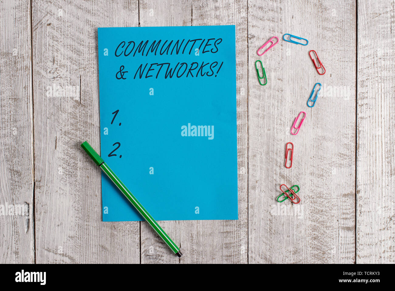 Handschrift text Communities und Netzwerken. Konzeptionelle foto Zusammenarbeit der Lerninhalte und -praktiken der Mitglieder Pastelltönen Hinweis Papier abgelegt nächsten t Stockfoto