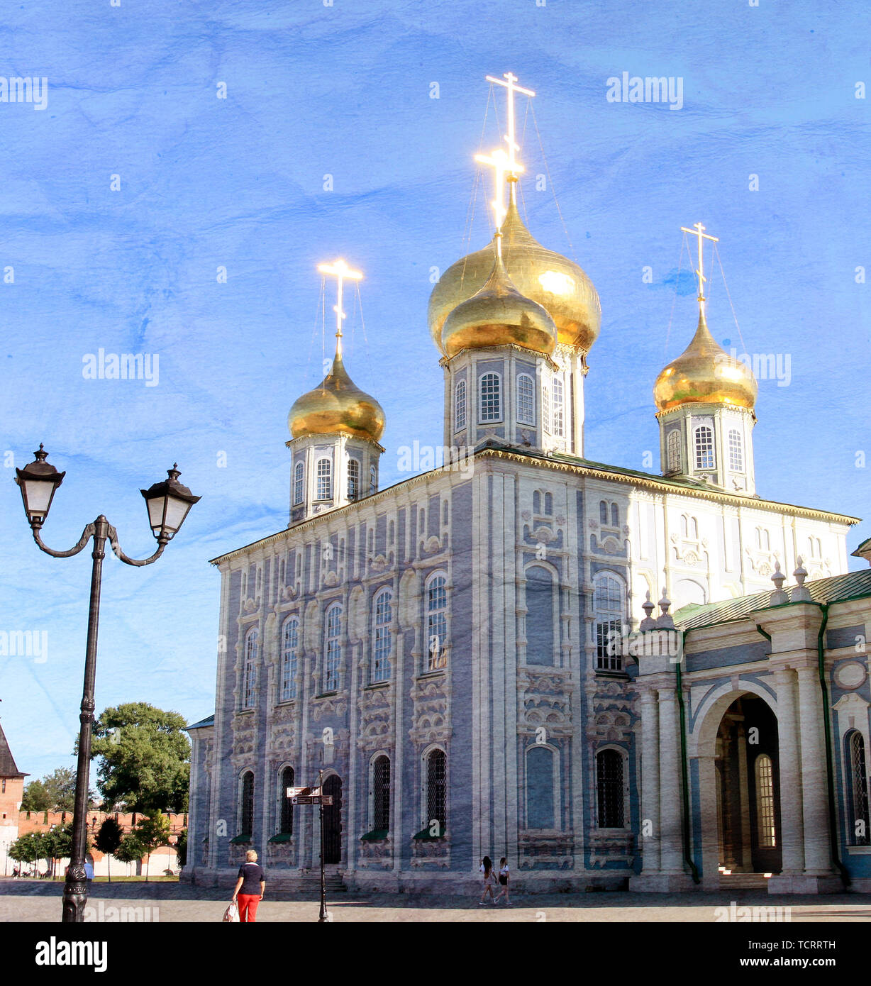 Foto von einem alten Orthodoxen Kirche in der russischen Stadt im Sommer Stockfoto