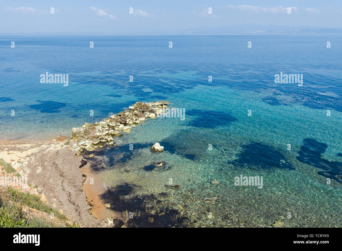 Marine an der Küste der Stadt Nea Fokea, Kassandra, Chalkidiki, Zentralmakedonien, Griechenland Stockfoto