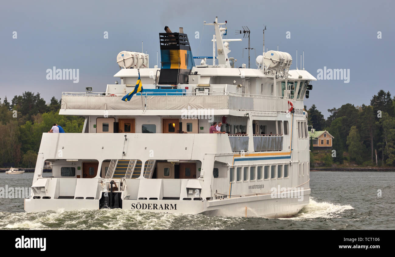 Die waxholmsbolaget icebreaker Söderarm außerhalb Karlsudd, Vaxholm, Schweden Stockfoto