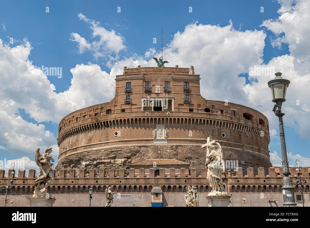 Castel Sant'Angelo, auch bekannt als Hadrian's Mausoleum, ist ein Monument von Rom, am rechten Ufer des Tiber vor der Pons Aelius (Pres entfernt Stockfoto