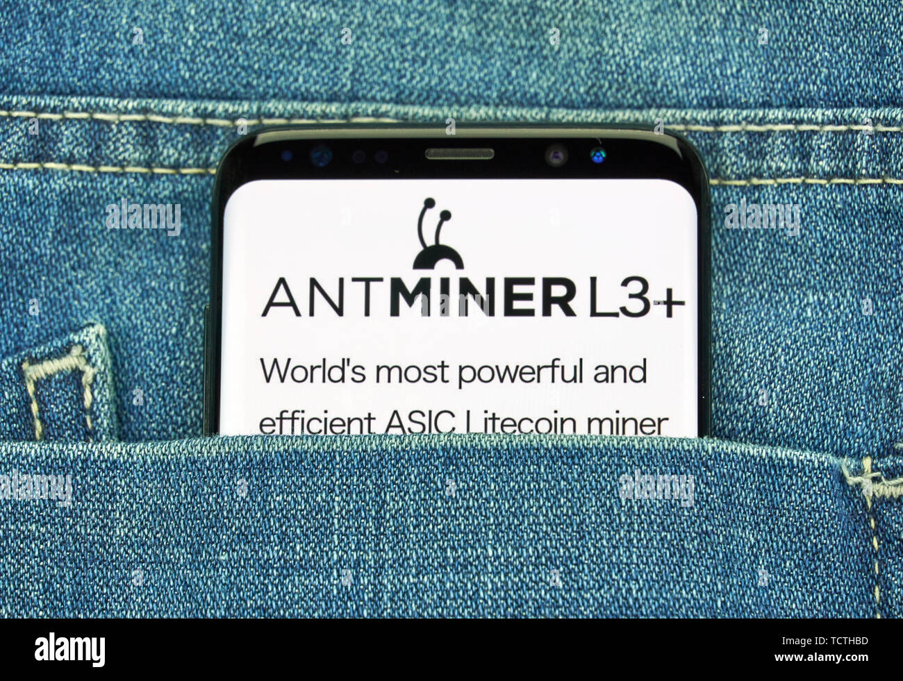MONTREAL, KANADA - Dezember 23, 2018: Antminer L3 plus Logo auf Samsung S8-Bildschirm. Antminer L3 ASIC. Antminer L3+ ist ein leistungsfähiges Litecoin Bergmann. Stockfoto