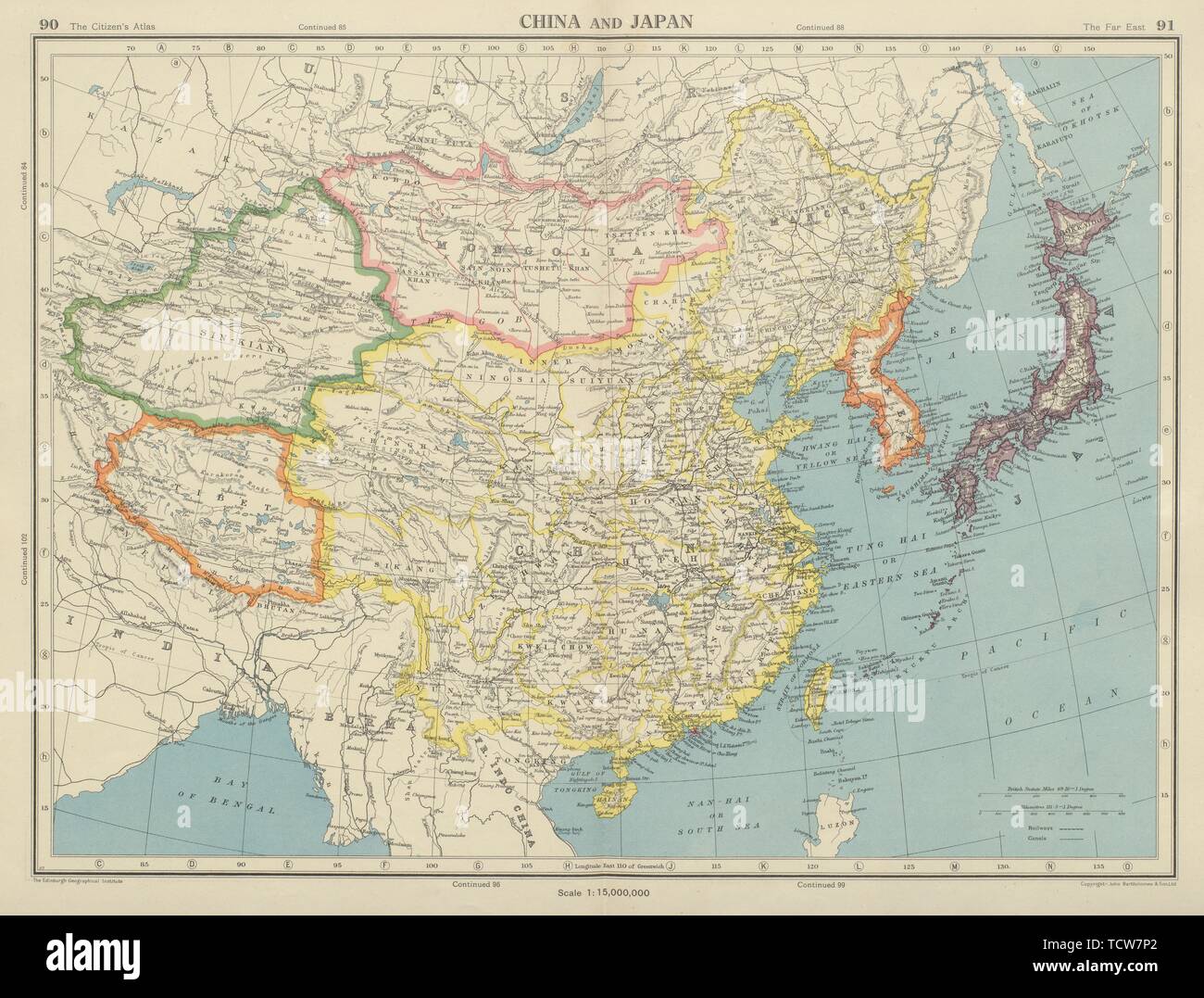 EAST ASIA. China und Japan. Unabhängige Tibet und Xinjiang. Bartholomäus 1947 Karte Stockfoto