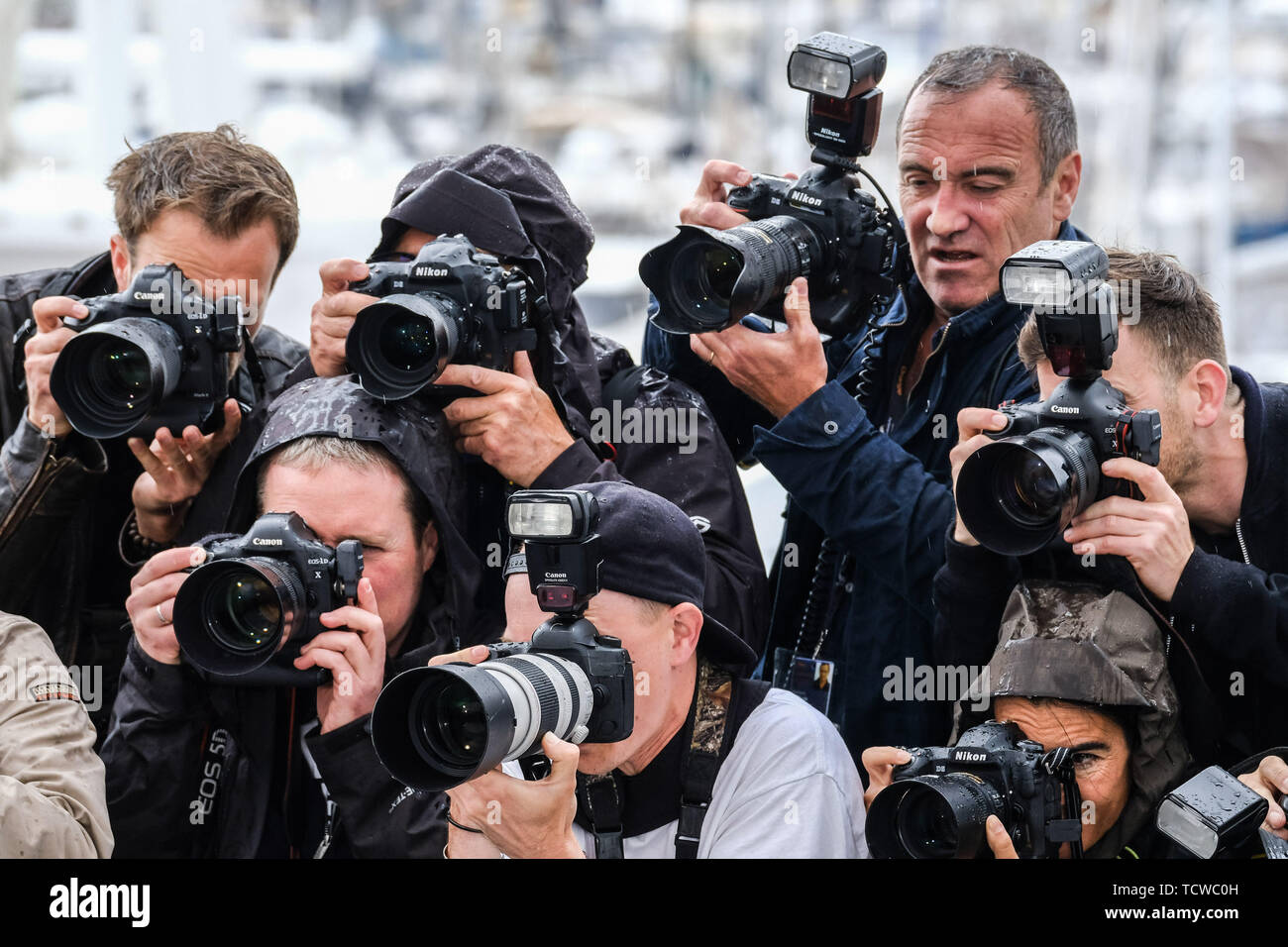Regen fällt in der Presse Fotografen am Palais des Festivals am Montag, 14. Mai 2018 während der 71St Cannes Film Festival im Palais des Festivals, Cannes statt. Stockfoto