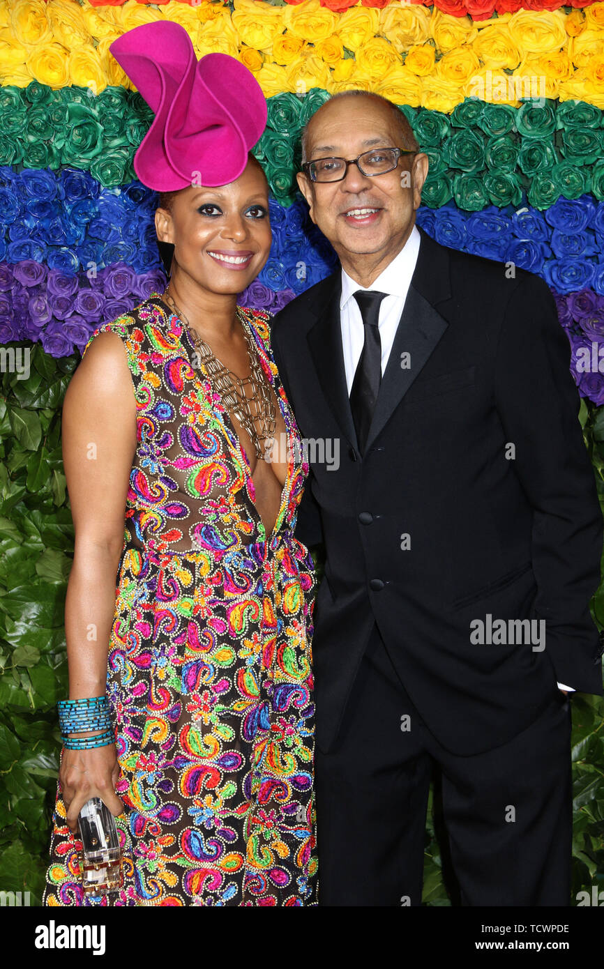 Juni 9, 2019 - New York City, New York, USA-Direktor George C WOLFE nimmt an der 73. jährlichen Tony Awards in der Radio City Music Hall statt. (Bild: © Nancy Kaszerman/ZUMA Draht) Stockfoto