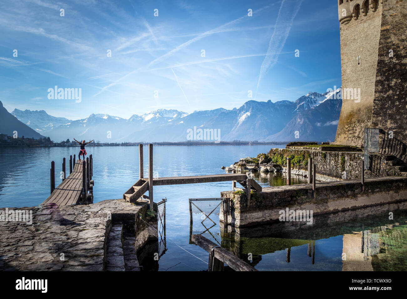 Bilder von einer Frau, die an verschiedenen Orten in Montreux See Stockfoto