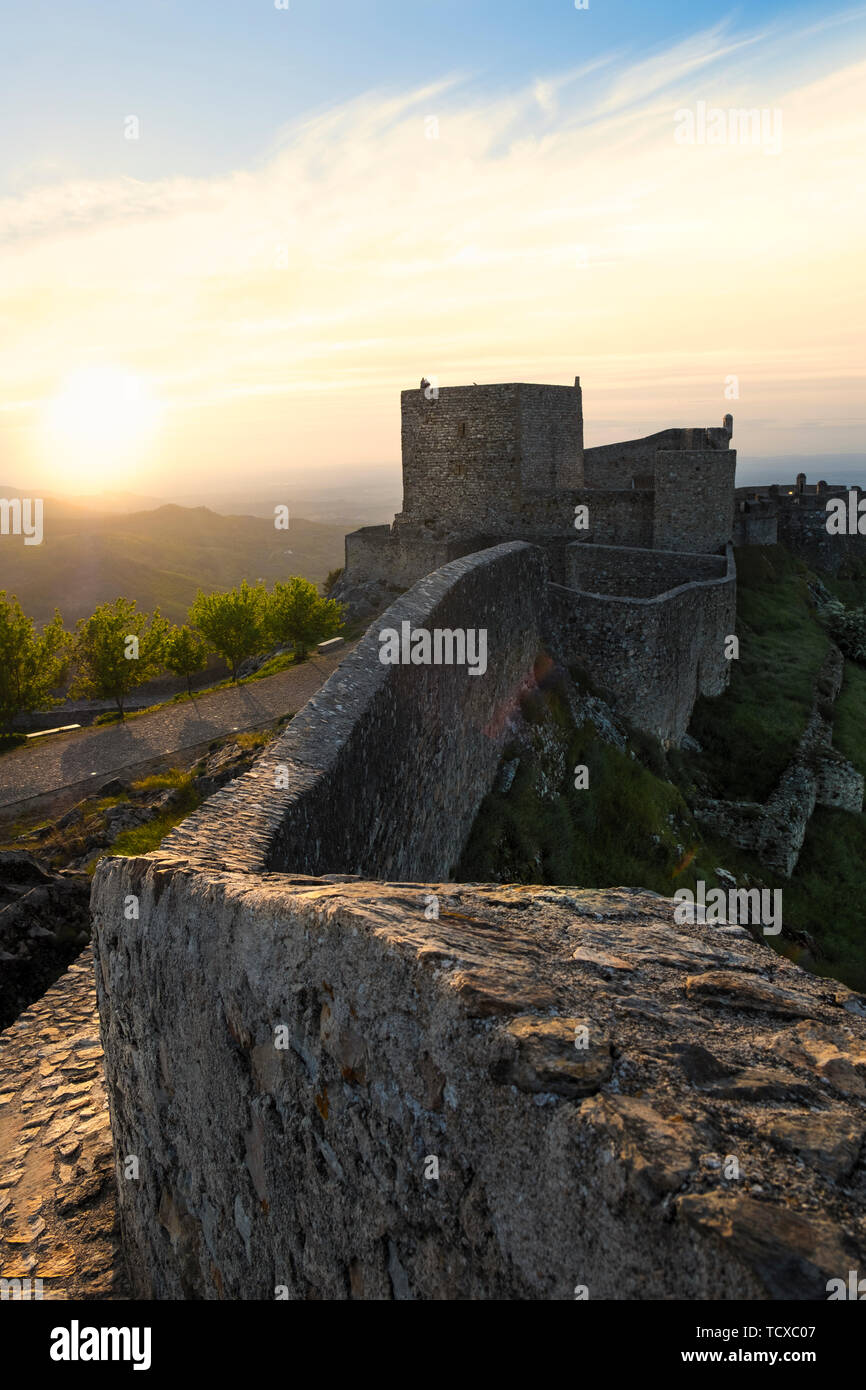 Blick entlang der Burgmauern von Marvao, Alentejo, Portugal, Europa Stockfoto