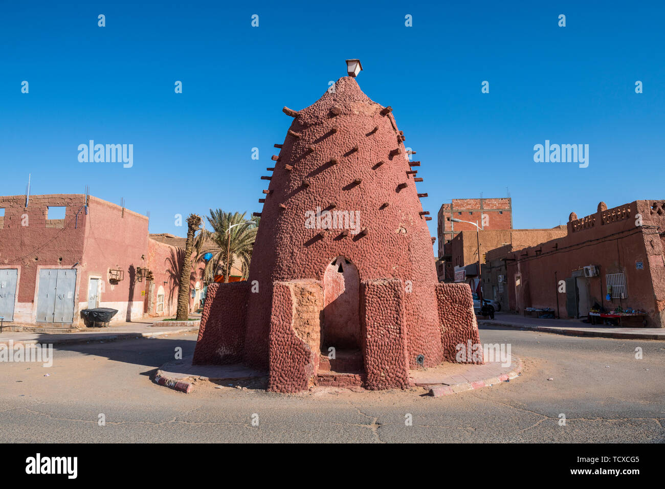 Alte Brunnen im Zentrum von Timimoun, westlichen Algerien, Nordafrika, Afrika Stockfoto