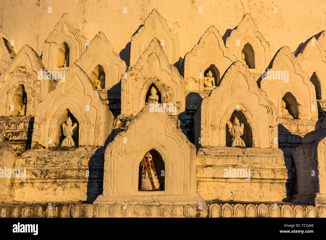 Tempel-Mya Thein Tan-Pagode von Min Kun oder Mingun in der Nähe von Mandalay und Sagaing Myanmar (Burma) Stockfoto