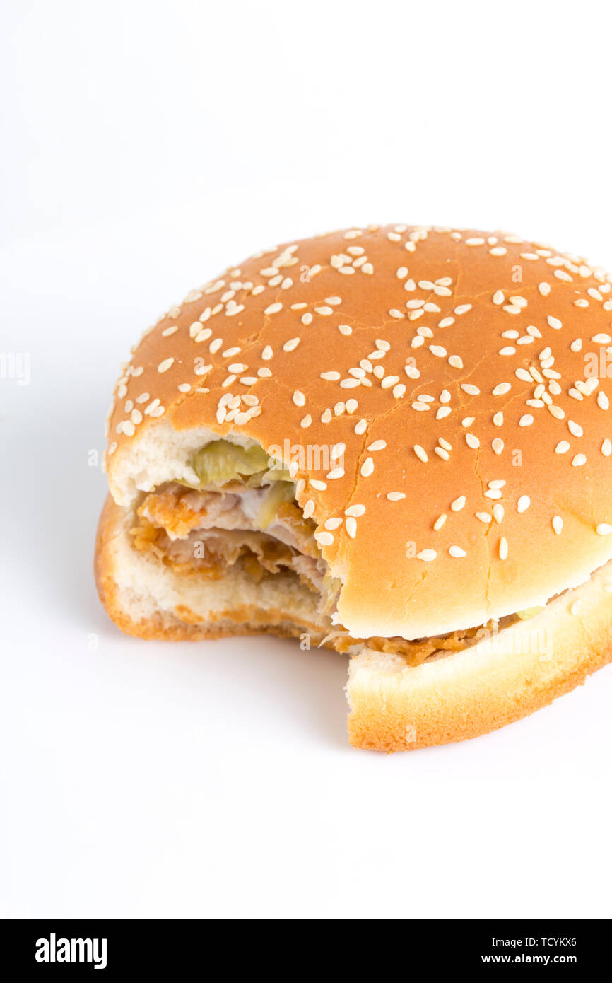 Eine gebissen Burger. Stockfoto