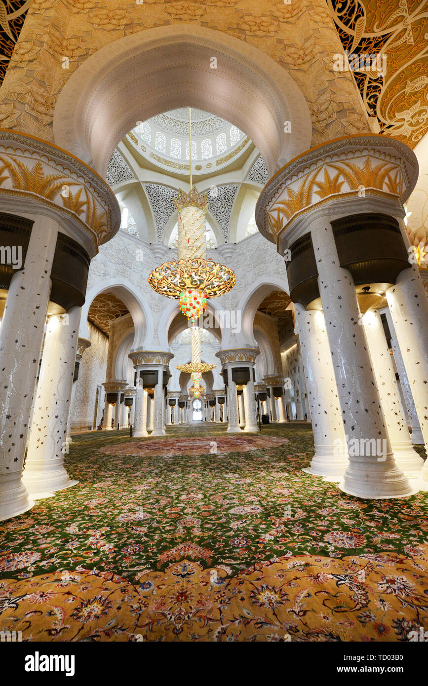 In der schönen Sheikh Zayed Moschee in Abu Dhabi. Stockfoto