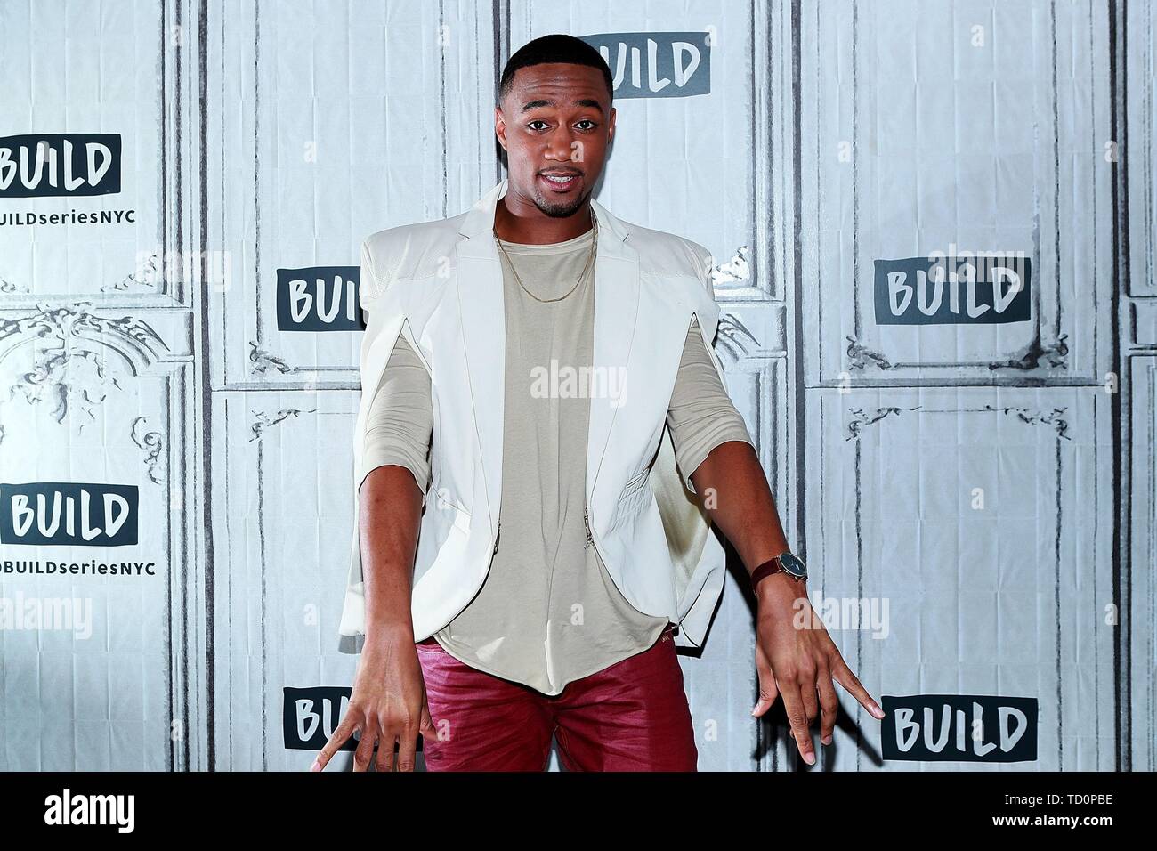 Jessie T. Usher innen für AOL bauen Serie Berühmtheit Candids-MON, AOL bauen Serie, New York, NY, 10. Juni 2019. Foto: Steve Mack/Everett Collection Stockfoto