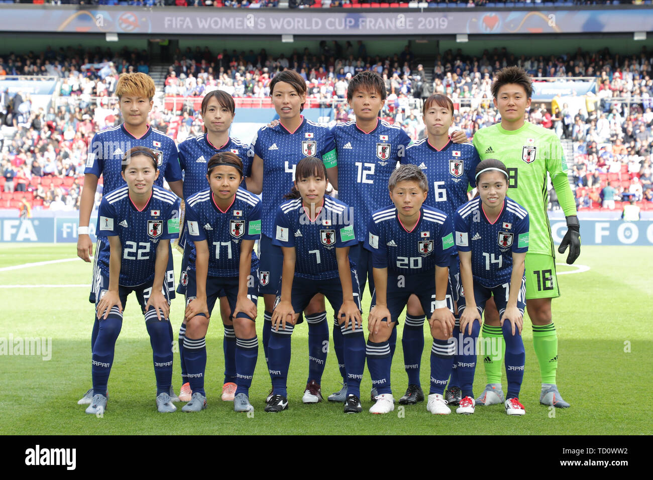 Paris, Frankreich. 10 Juni, 2019. Japans Frauen Nationalmannschaft Gruppe Line-up (Japan) Fußball: Japan Frauen Nationalmannschaft Gruppe (L-R) Yuika Sameshima Sugasawa, Aya und Saki Kumagai, Moeka Minami, Hina Sugita, Ayaka Yamashita Front: Risa Shimizu, narumi Miura, Emi Nakajima, Kumi Yokoyama, Yui Hasegawa vor die FIFA Frauen-WM Frankreich 2019 Gruppe D Match zwischen Argentinien und Japan im Parc des Princes Stadion in Paris, Frankreich. Quelle: LBA/Alamy leben Nachrichten Stockfoto