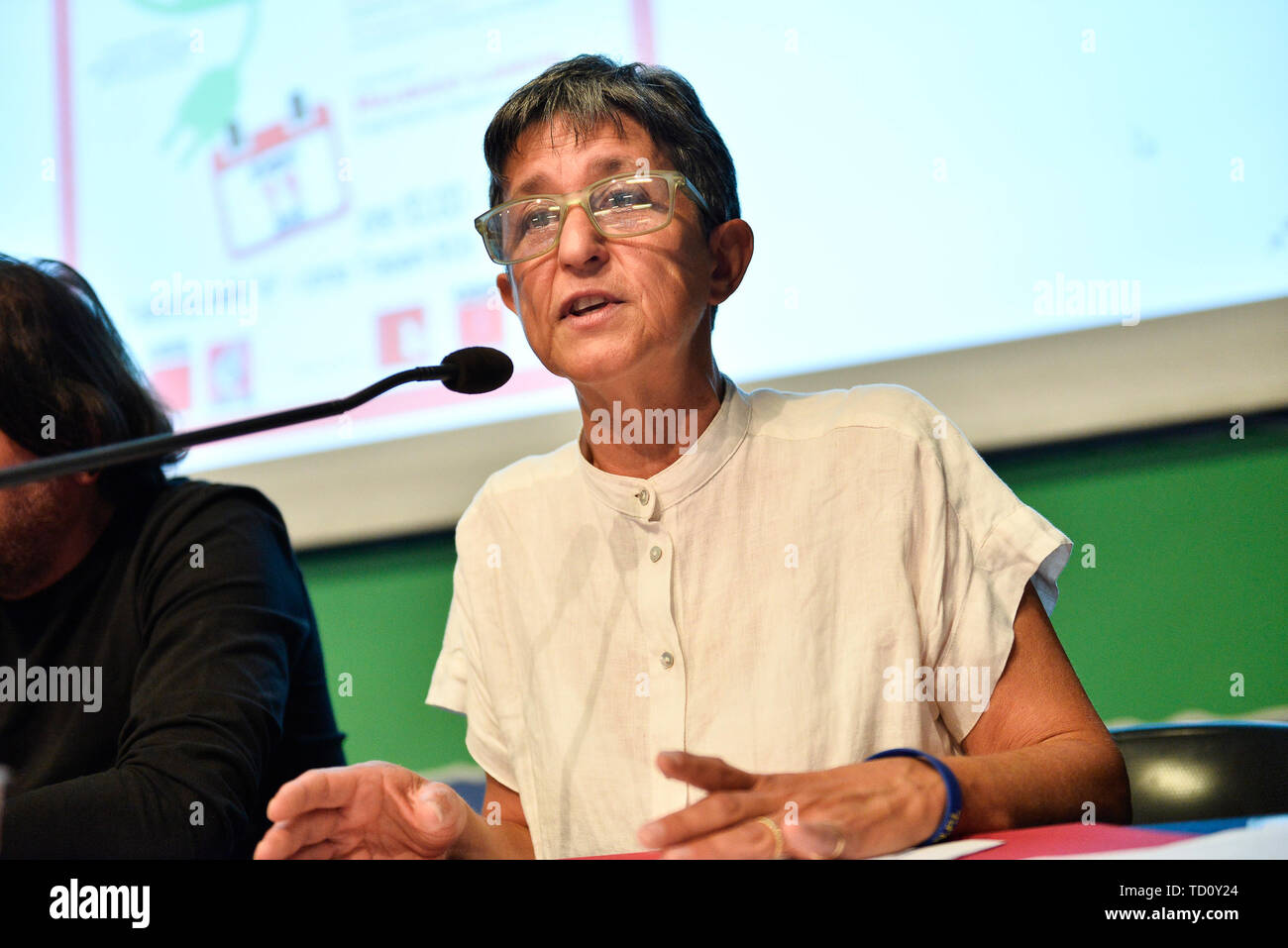 Turin, Piemont, Italien. 11 Juni, 2019. Turin, Italy-June 11, 2019: FIOM-CGIL Nationalen Konvent zur Zukunft des Autos und Untersuchung Bericht über FCA. Im Bild: Enrica ValfrÃ Credit: Stefano Guidi/ZUMA Draht/Alamy leben Nachrichten Stockfoto