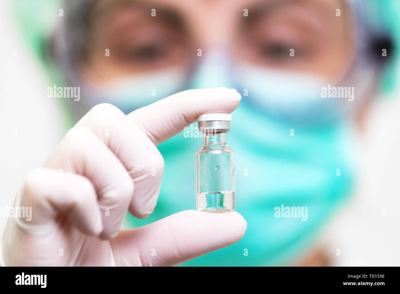 Virus pandemic Warnung, Arzt empfehlen Impfstoff, die Vorbeugung von Krankheiten. Stockfoto