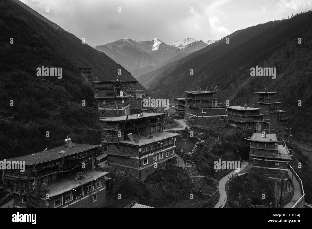 Tibetischen Stil Gebäude in Zongke Township, Yantang County, Rismanba carving Haus Stockfoto