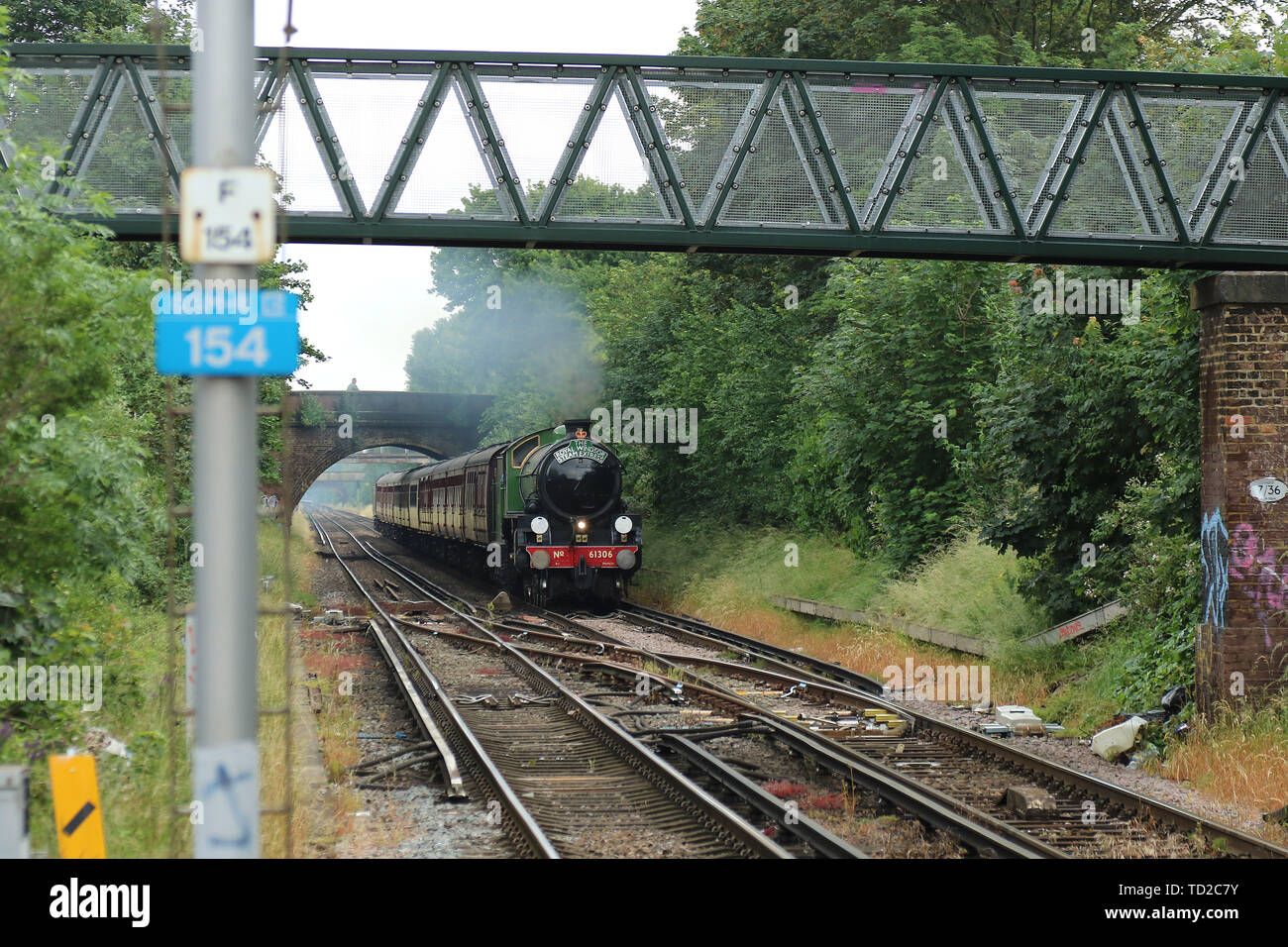 Mayflower LNER Thompson Klasse B1 61306 Dampflokomotive, das Royal Windsor Dampf Express, Bahnhof Hounslow, London, UK, 11. Juni 2019, Foto Stockfoto