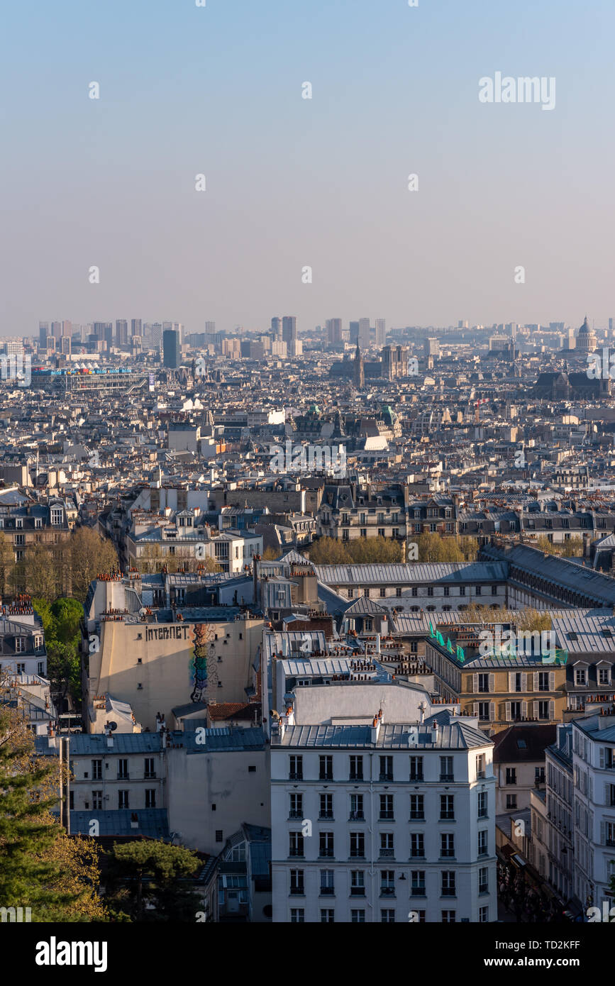 Paris, Frankreich, 12. April 2019: Skyline Luftbild Form der Montmartre Stockfoto