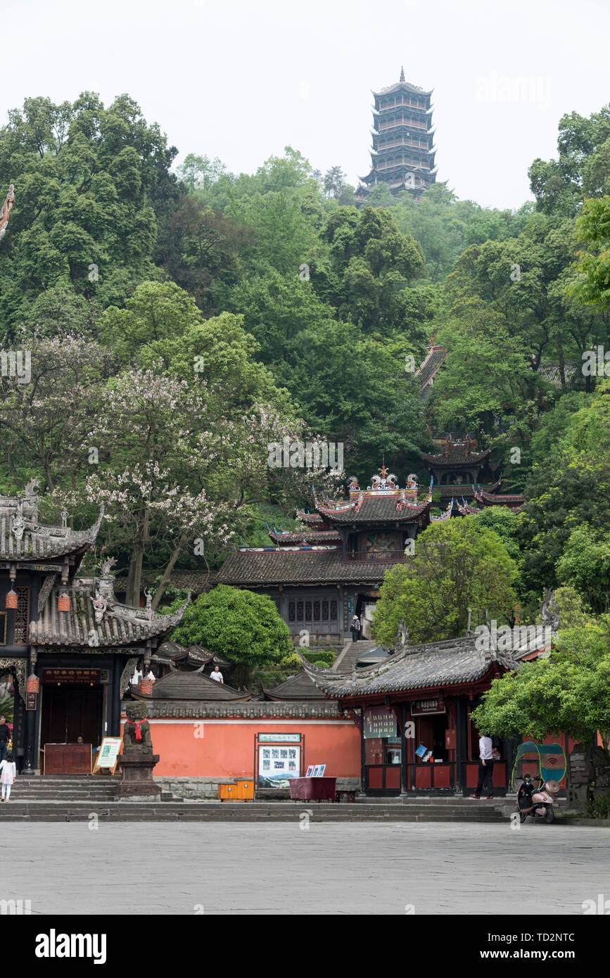 Stadtbild von Dujiangyan Stadt, Provinz Sichuan, China Stockfoto