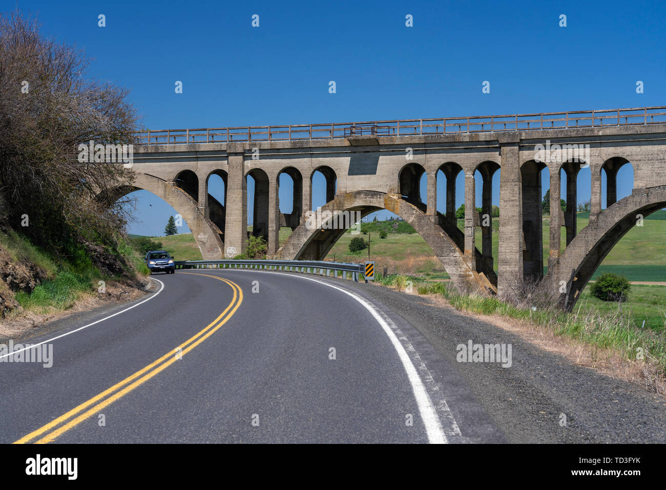 Die konkrete Eisenbahnbrücke bei Rosalia, Washington, USA. Stockfoto
