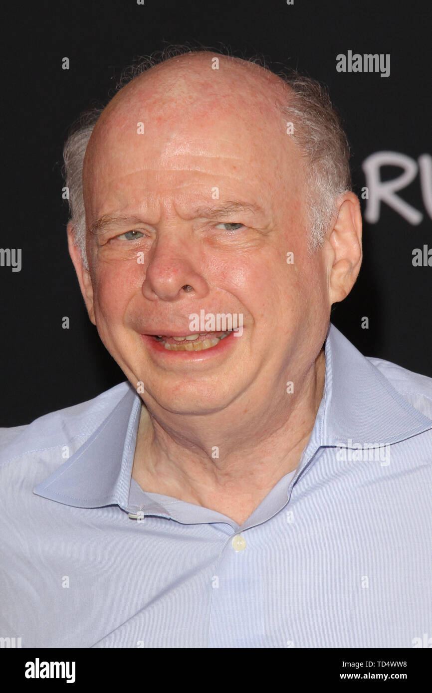 Los Angeles, USA. 11 Juni, 2019. Wallace Shawn in Disney/Pixars "Toy Story 4" Weltpremiere am El Capitan Theatre, Hollywood, CA, 11. Juni 2019. Foto: Joseph Martinez/PictureLux Credit: PictureLux/Hollywood Archiv/Alamy leben Nachrichten Stockfoto