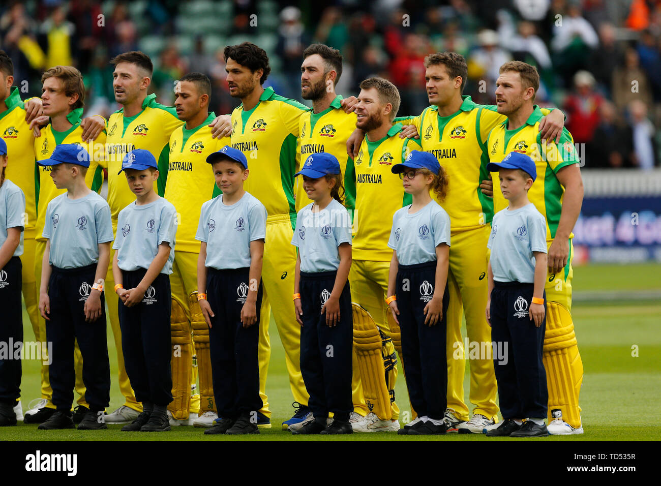 Taunton, Großbritannien. 12 Juni, 2019. World Cup Cricket, Australien gegen Pakistan; Die australische Mannschaft singen die Nationalhymne Advance Australia Fair vor dem heutigen match Credit: Aktion Plus Sport Bilder/Alamy leben Nachrichten Stockfoto