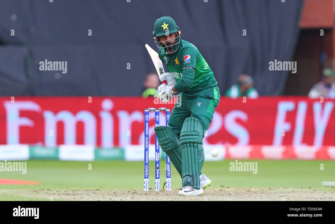 Taunton, Großbritannien. 12 Juni, 2019. Mohammad Hafeez von Pakistan batting Während der Australien v Pakistan, ICC Cricket World Cup Match. In der Grafschaft, Taunton. Quelle: European Sports Fotografische Agentur/Alamy leben Nachrichten Stockfoto