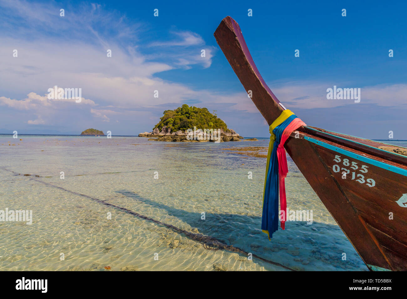 Long tail Boot in Ko Lipe, Tarutao National Marine Park, Thailand, Südostasien, Asien Stockfoto