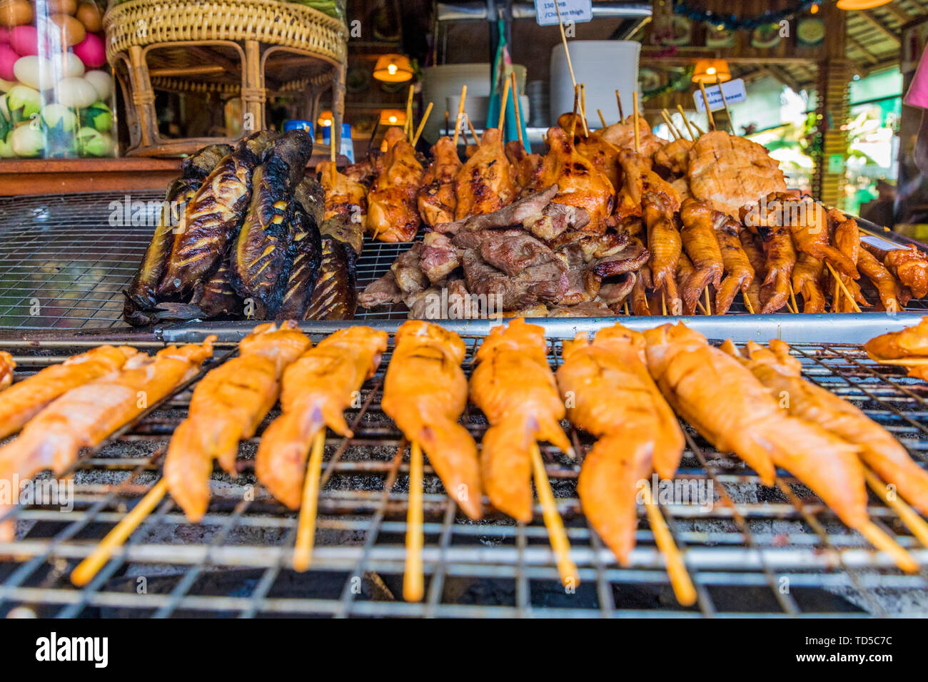 Ein Grill Fleisch stall in Ko Lipe, Tarutao National Marine Park, Thailand, Südostasien, Asien Stockfoto