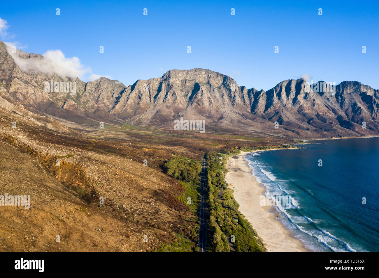 Drone Bildmaterial von Kogel Bay Beach eine Stunde von Kapstadt, Südafrika, Afrika Stockfoto