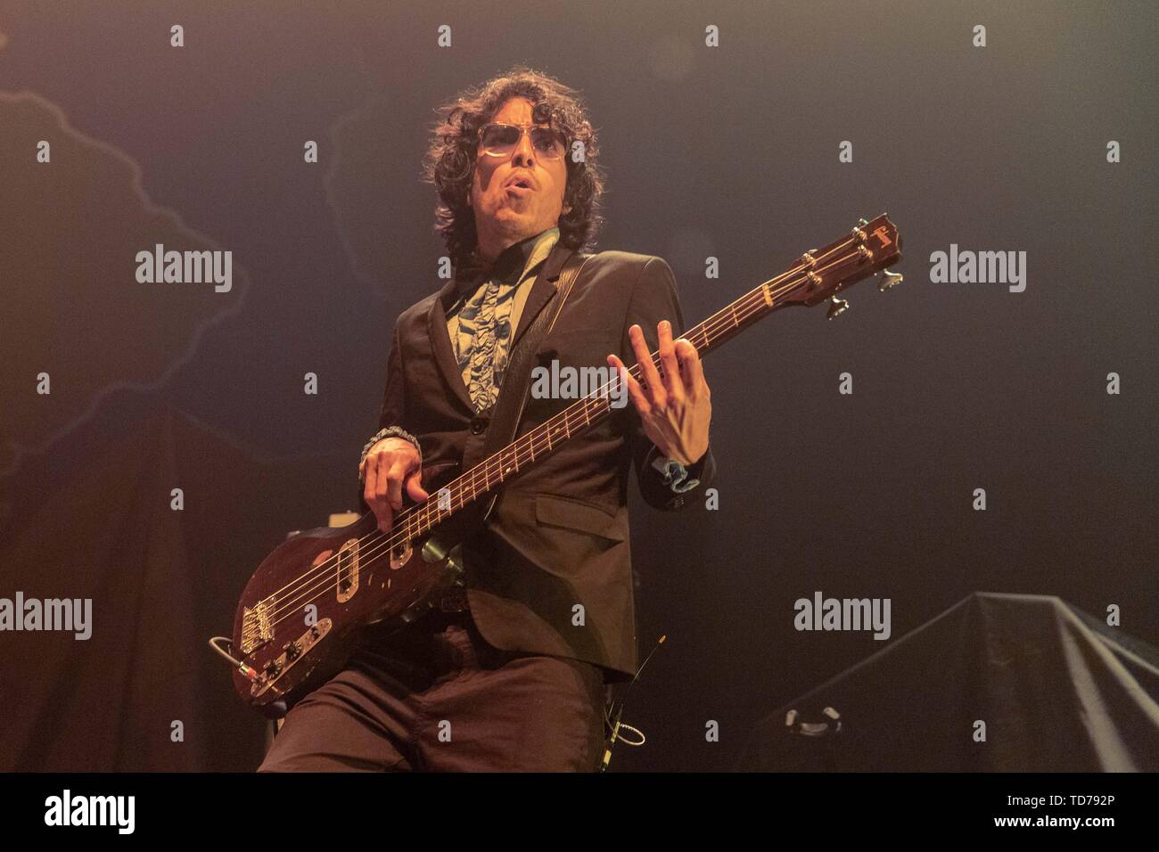 Juni 11, 2019 - Madison, Wisconsin, USA - EDUARDO ARENAS von Chicano Batman während der Vater der Braut Tour am Sylvee in Madison, Wisconsin (Bild: © Daniel DeSlover/ZUMA Draht) Stockfoto