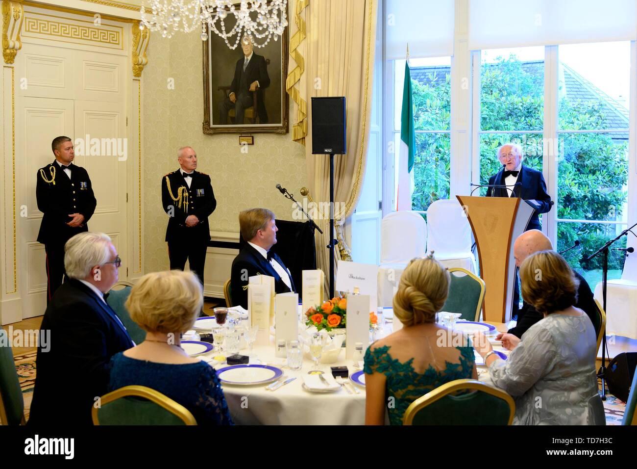 Dublin, Irland. 12 Juni, 2019. König und Königin Maxima Willem-Alexander der Niederlande, Präsident Michael D. Higgins und seine Frau Sabina Higgin bei Aras eine uachtarain, der Präsidentenpalast in Dublin am 12. Juni 2019, an der Staatlichen Bankett am 1. eines 3 Tage Zustand - Besuch in Irland Foto: Albert Nieboer/Niederlande/Point de Vue | Quelle: dpa/Alamy leben Nachrichten Stockfoto