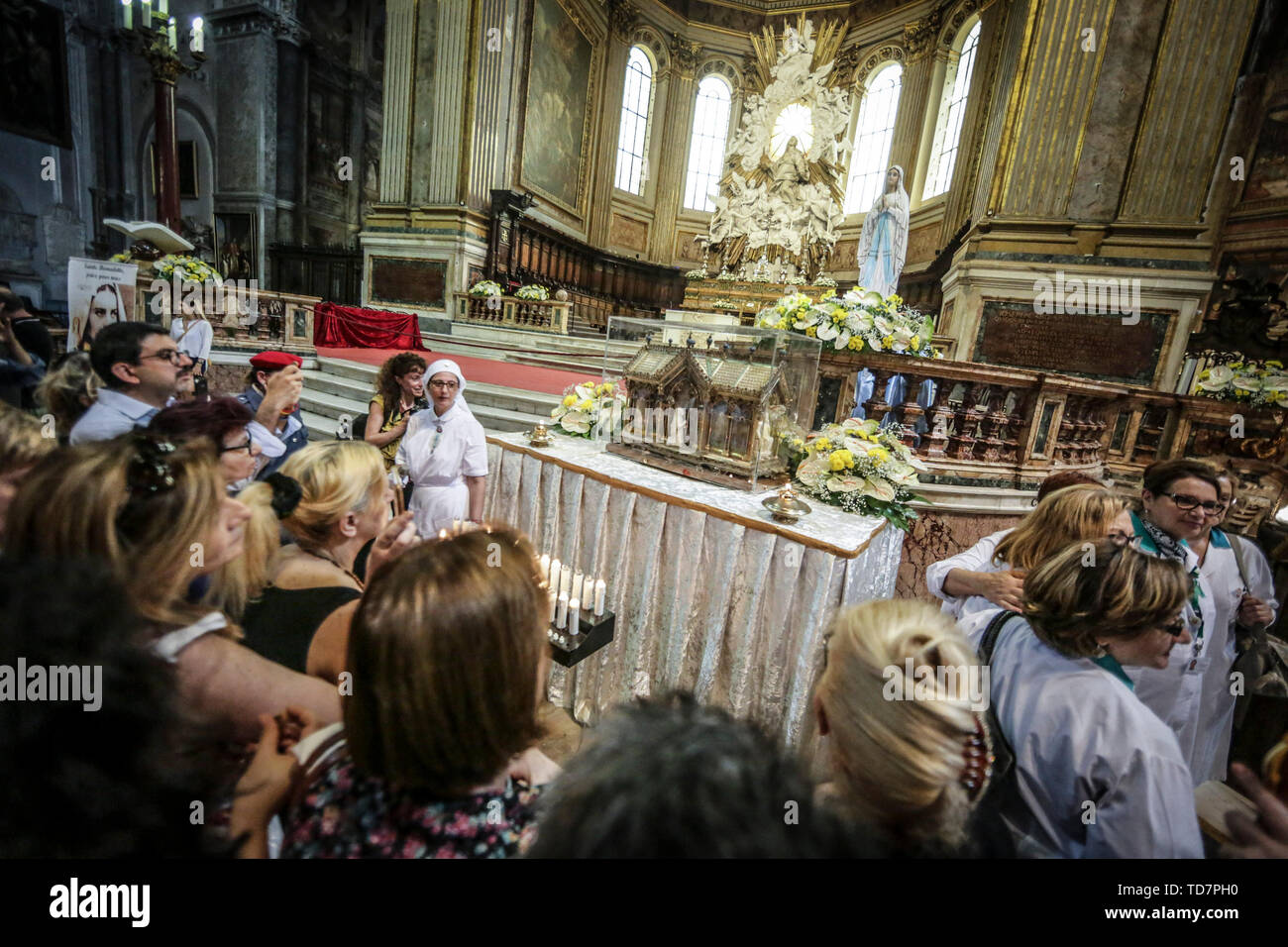Beata vergine di lourdes -Fotos und -Bildmaterial in hoher Auflösung