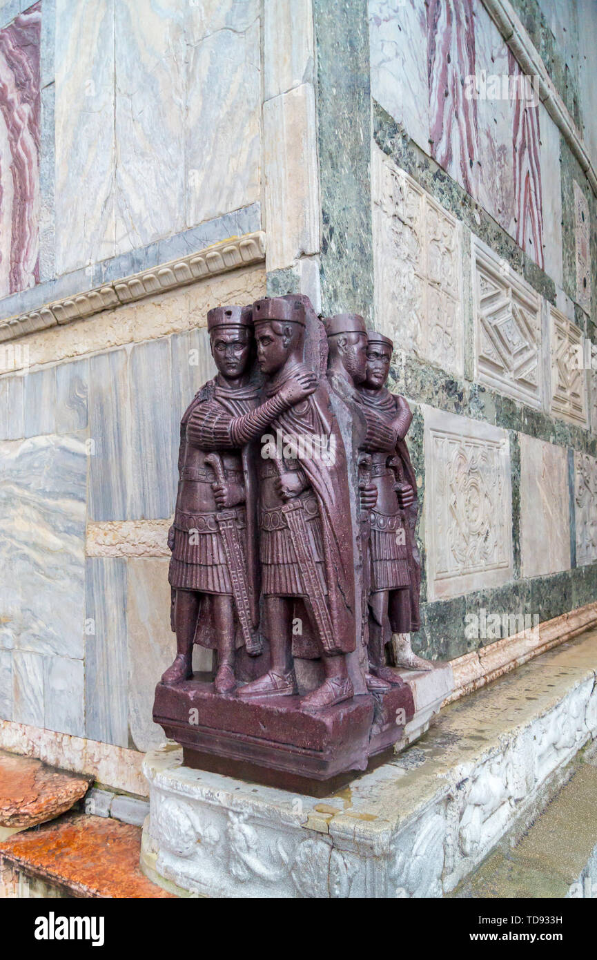 Porträt der vier Tetrarchen, Porphyrie-Statue C AD300, Basilika San Marco, St. Markusplatz, Venedig Venetien, Italien td933g bjn31m td933j 2A5NR52 Stockfoto