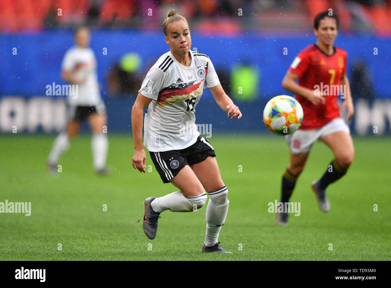 12. Juni 2019 Valenciennes, Frankreich FUSSBALL FIFA Frauen-WM 2019 Frankreich: Deutschland gegen Spanien Giulia Gwinn (DFB-Frauen) (15) im Angriff bewegen Stockfoto