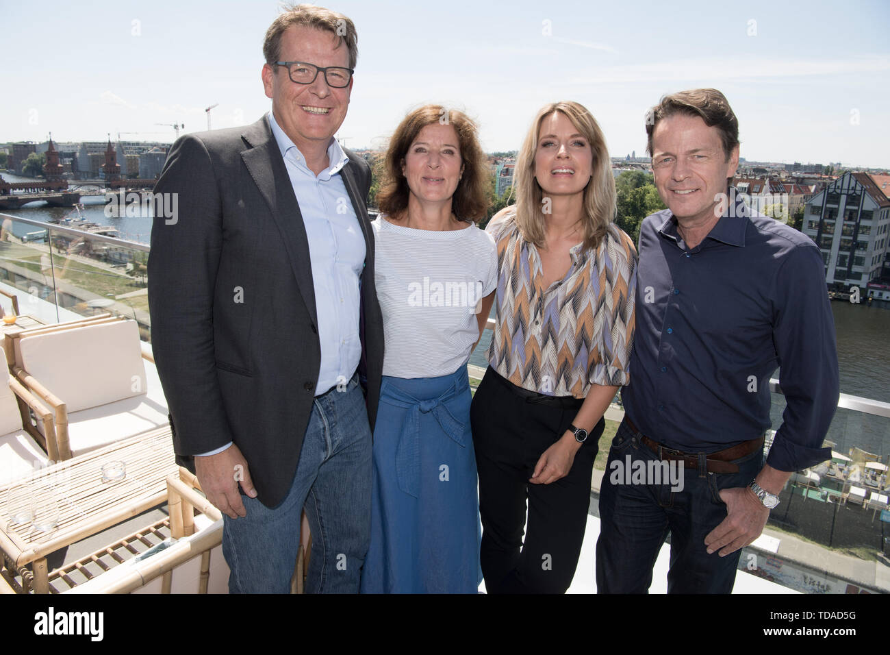 14 Juni 2019 Berlin Thomas Fuhrmann L R Dem Leiter Der Wichtigsten Sport Der Zdf Redaktion Katrin Gunther Leiter Der Abteilung Service Und Sportprogramm Rundfunk Berlin Brandenburg Und Die Moderatoren Jessy Wellmer Ard Und
