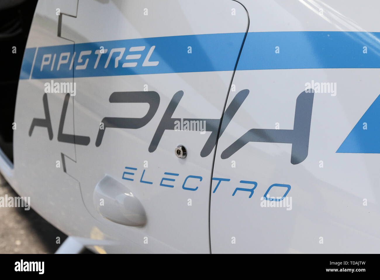 Pruszcz Danzig, Polen. 14. Juni, 2019 Pipistrel Alpha Elektro - 100 Prozent elektrische Flugzeug gesehen wird. Ebene Besuch Pruszcz Flughafen war ein Teil von Fortum unternehmen Werbe-Flug über den Polen aus Breslau auf vollelektrische Flugzeug nach Danzig. Pipistrel Alpha Elektro kann auf Builtin 21 kW Batterie für etwa eine Stunde fliegen mit Geschwindigkeiten über 150 km/h © vadim Pacajev/Alamy leben Nachrichten Stockfoto