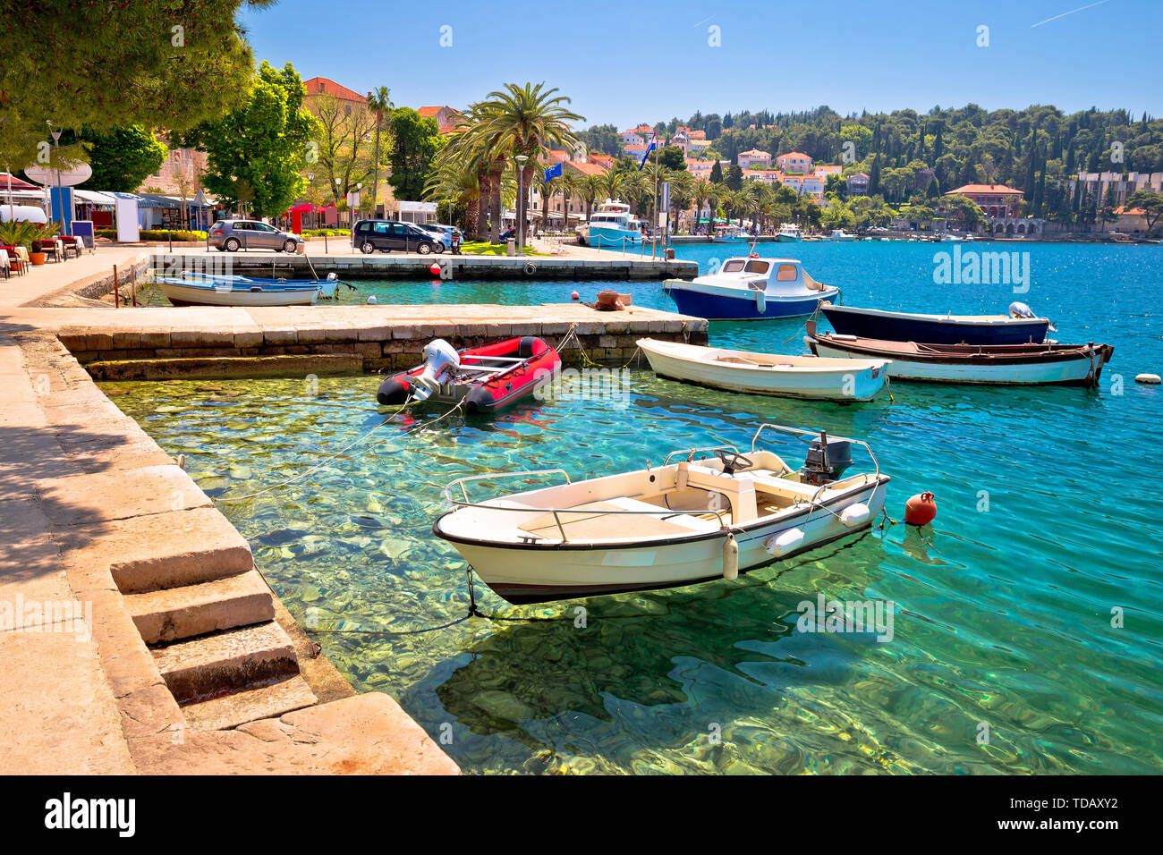 Stadt Cavtat mit Blick aufs Wasser, Konavle in Süd Dalmatien, Kroatien Stockfoto