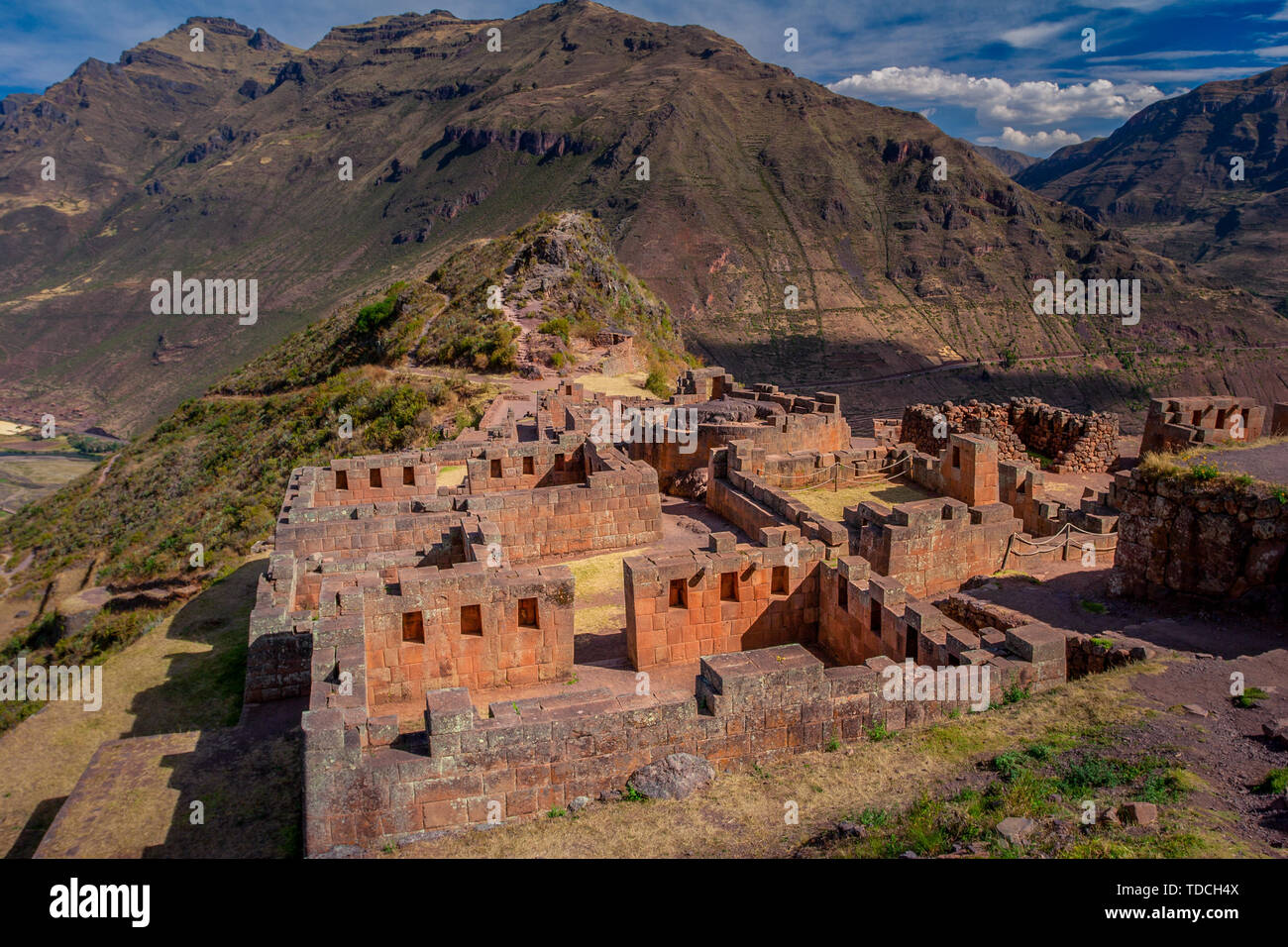 Inca archäologischen Ruinen von Pisac im Heiligen Tal in der Nähe der Stadt Cusco in Peru. Touristische Destination. Stockfoto