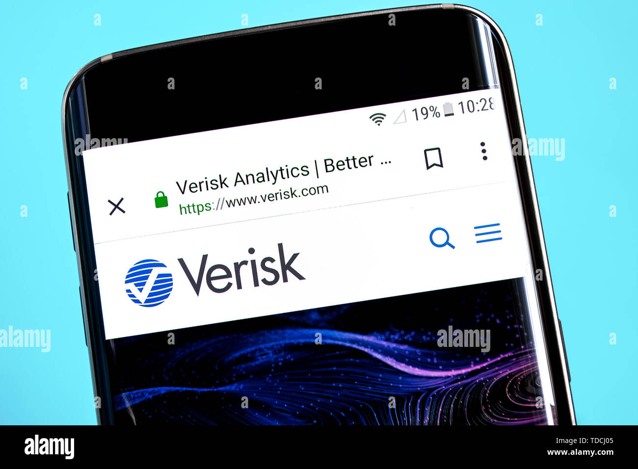 Berdyansk, Ukraine - 8. Juni 2019: Verisk Analytics Website Homepage. Verisk Analytics Logo sichtbar auf dem Bildschirm des Telefons, Illustrative Editorial Stockfoto