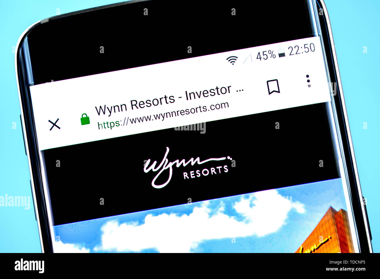 Berdyansk, Ukraine - 10 Juni 2019: Wynn Resorts Homepage. Wynn Resorts Logo sichtbar auf dem Bildschirm des Telefons, Illustrative Editorial. Stockfoto