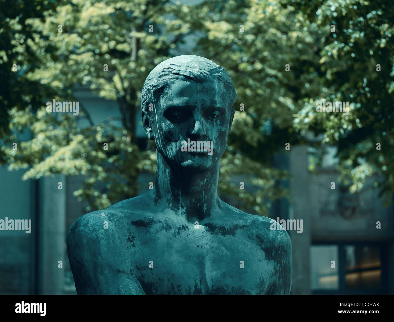 BERLIN, DEUTSCHLAND - 30. MAI 2019: Statue, die in den Innenhof der Gedenkstätte Deutscher Widerstand in Berlin, Deutschland Stockfoto